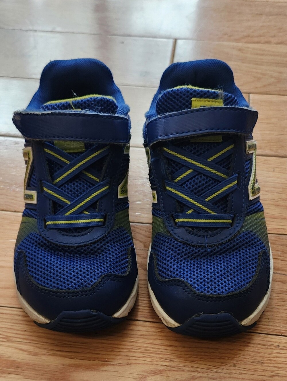 Kids New Balance Blue Athletic Sneakers - Velcro Closure Size US 12
